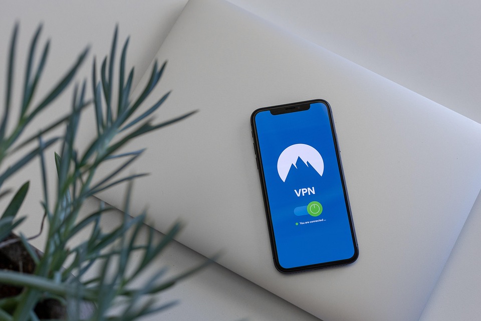 Bespoke vs. Off-the-Shelf: Choosing the Right App Development Approach