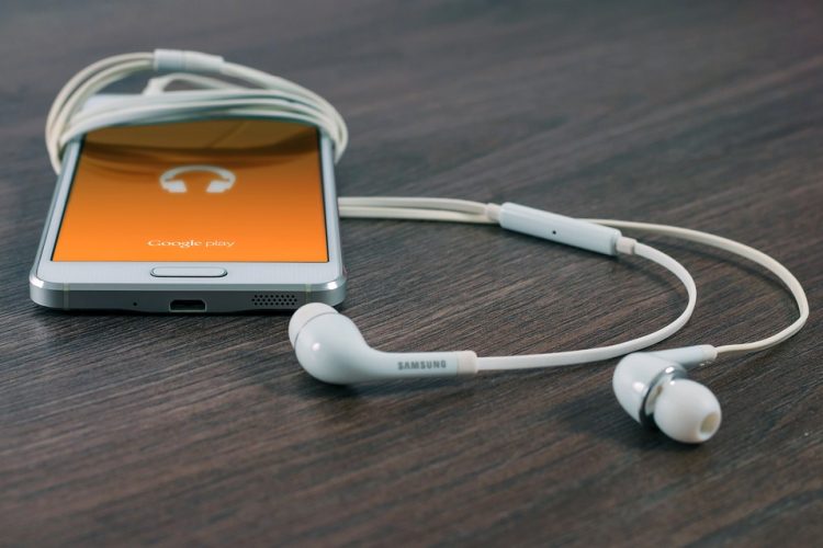Navigating the Challenges of Outsourcing Android Development