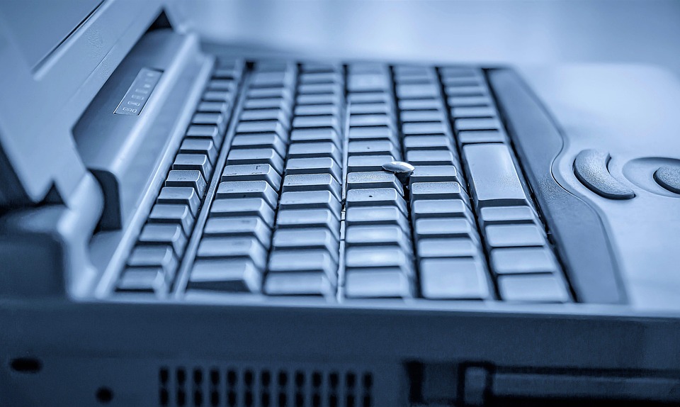 Creating Seamless User Journeys with Responsive Custom Web Designs
