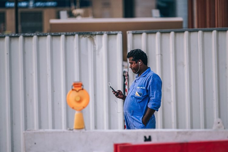 Design and Deploy: The Ultimate SaaS Development Checklist